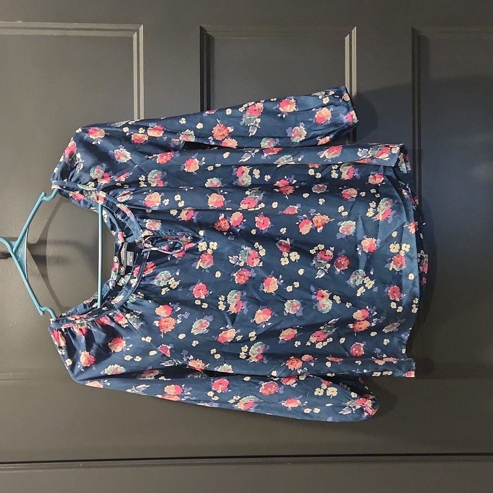 Floral blue top